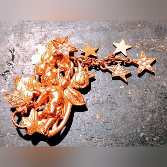 Kirk Folly Gold tone Angel with flower brooch. - Picture 4 of 6